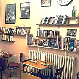 ぺいぱばっくらいたー